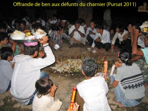 04-offrandes-de-ben-aux-defunts-Pursat-2011-