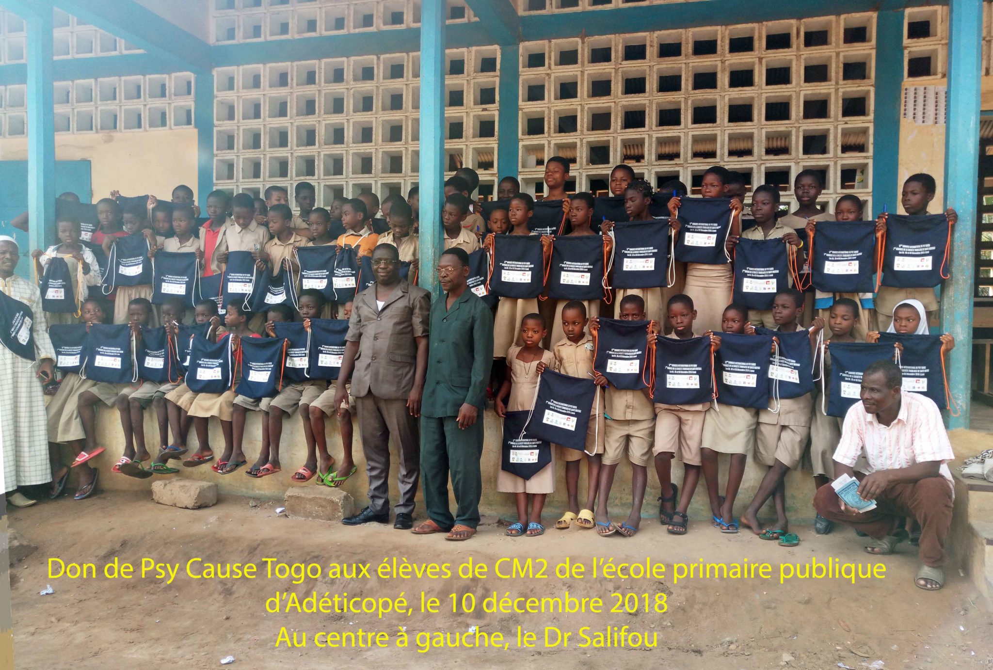 Action de Psy Cause Togo en faveur d’une école après le congrès (10 décembre 2018)